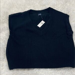 GAP black sweater vest. XS. NWT